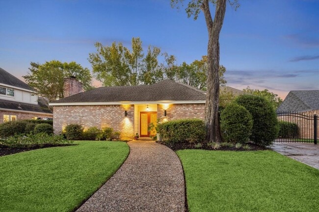 Building Photo - 1122 Daria Dr