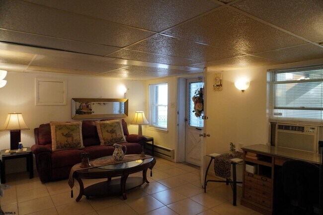 Building Photo - 4703 Ventnor Ave