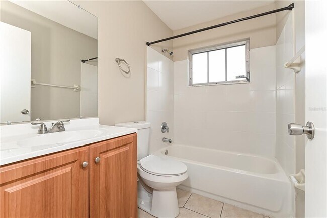 Building Photo - 2549 Brampton Ct