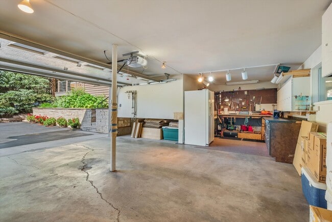 Building Photo - 15 Terrace Dr