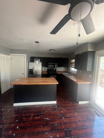 Building Photo - 1599 S Ivory Cir