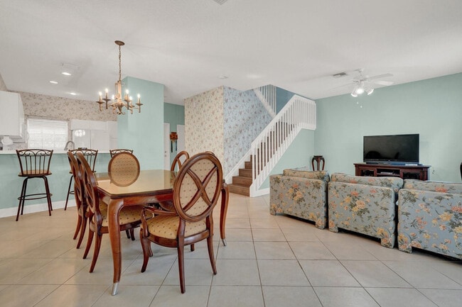 Building Photo - 10120 Boca Palm Dr