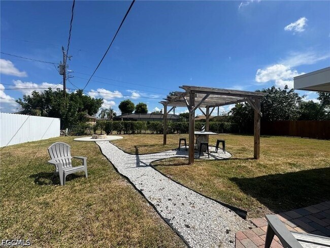 Building Photo - 723 Sabur Ct