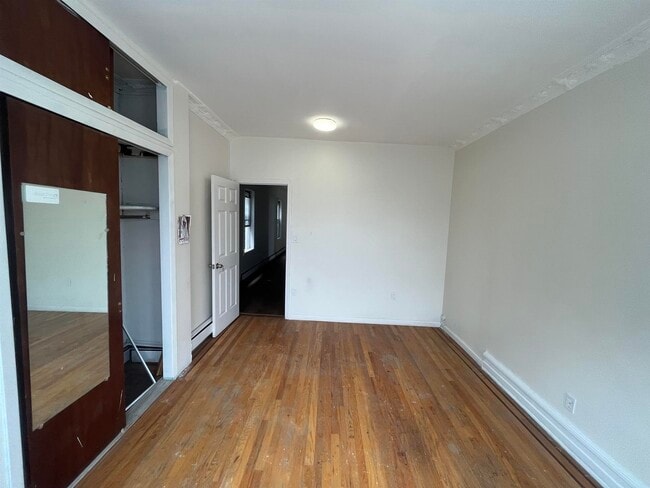 Building Photo - 129 Highland Ave