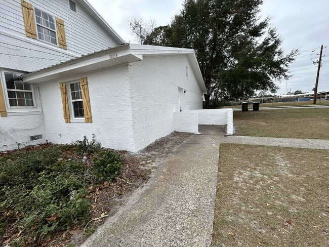 Primary Photo - Apartment for Rent