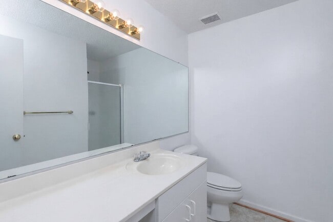 Building Photo - One level living!