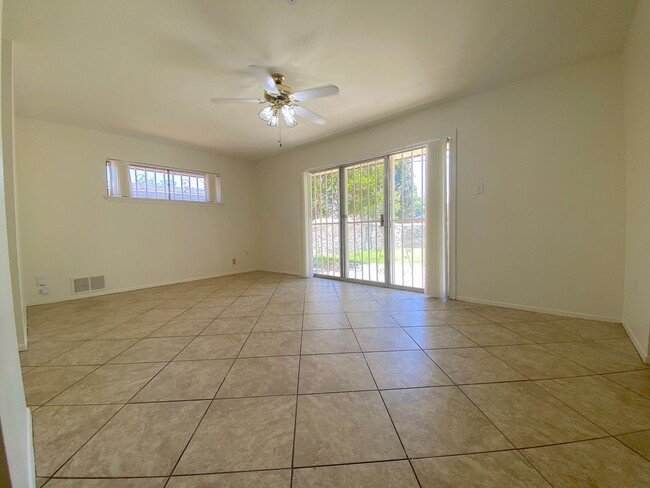 Building Photo - East El Paso 3 bed Refrig A/C!