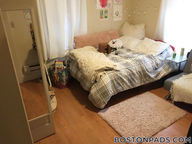 Building Photo - 2 Shepherd Ave