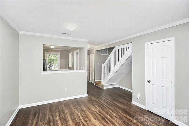 Building Photo - 8203 Golf Ridge Dr