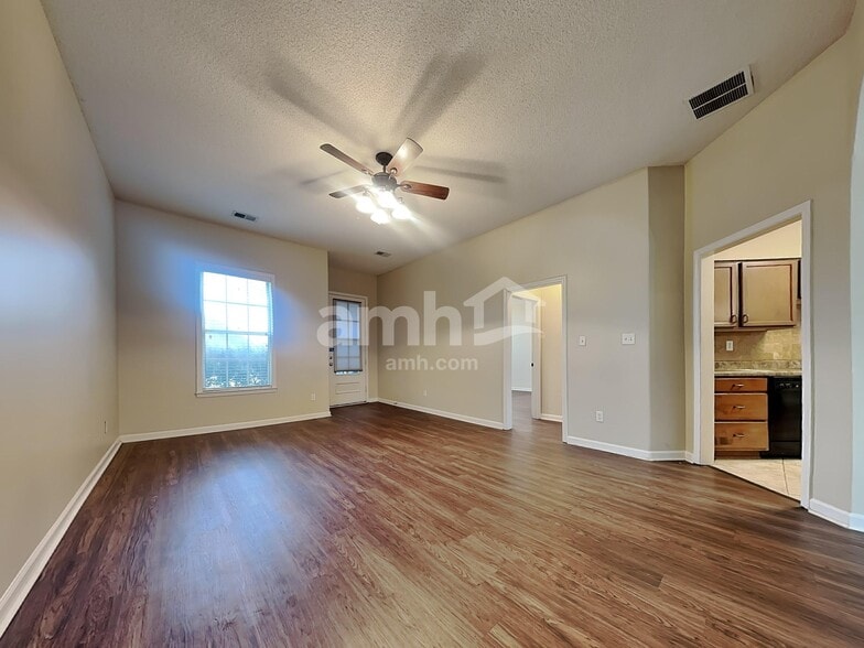 Building Photo - 5797 Savannah Pky