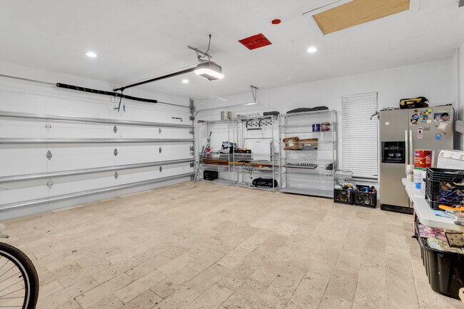 Building Photo - 13400 N Calusa Club Dr