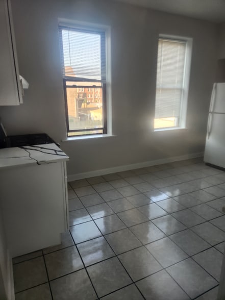 Building Photo - 2326 S Homan Ave