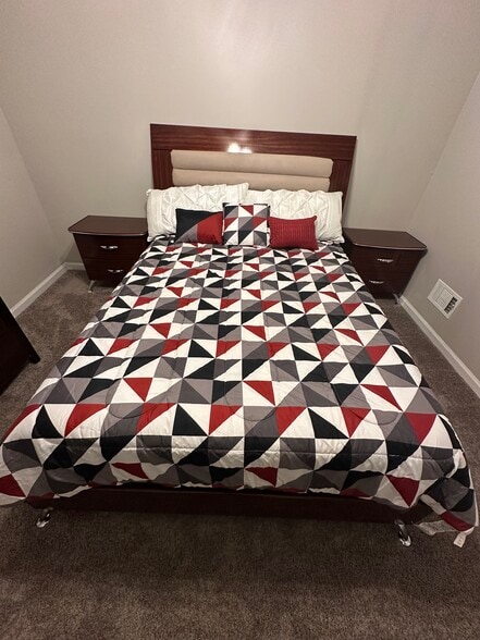 Building Photo - 1 Rainbow Dr