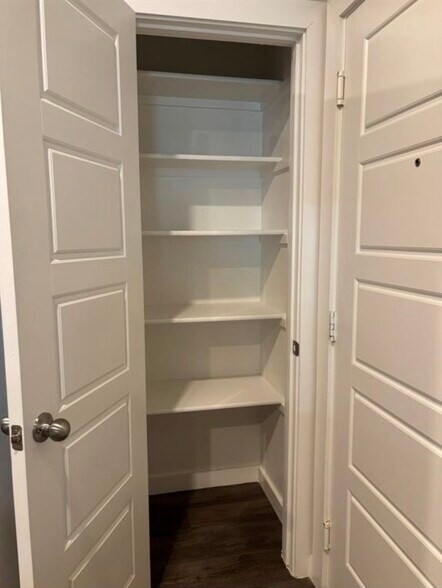 Building Photo - 628 Blackland Dr