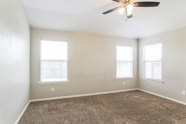 Building Photo - 10602 Harbor Canyon Dr