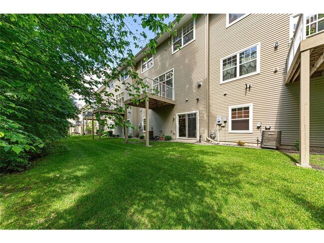 Building Photo - 5037 Dunkirk Pl N