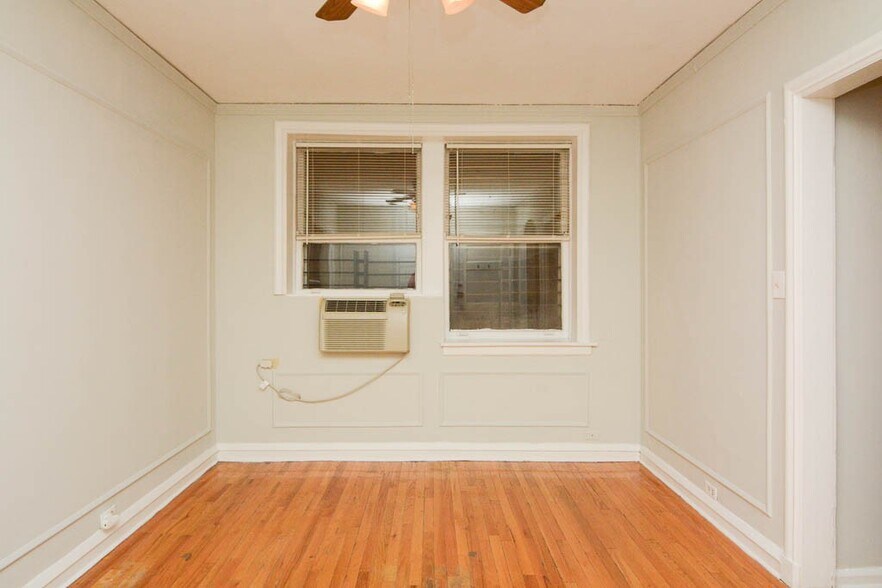 Building Photo - 843 W Wolfram St