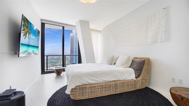 Building Photo - 1000 Biscayne Blvd