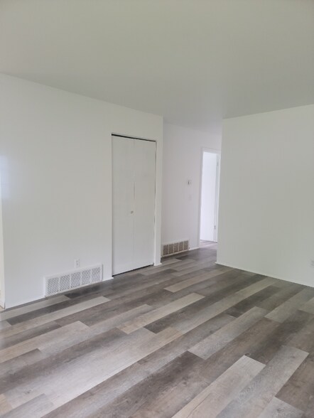 Building Photo - 918 Boon St