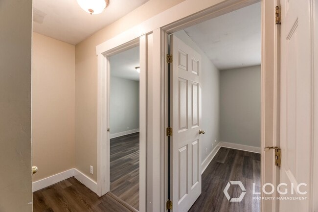 Building Photo - 240 E 400 N