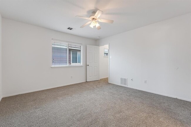 Building Photo - 1706 Sand Hills Dr