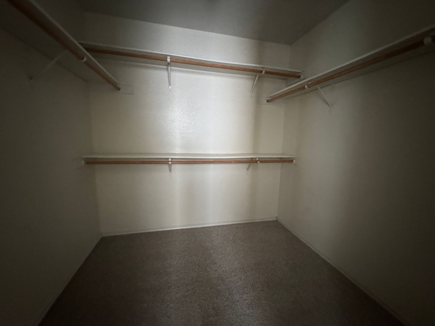 Building Photo - 1706 Benttree Dr