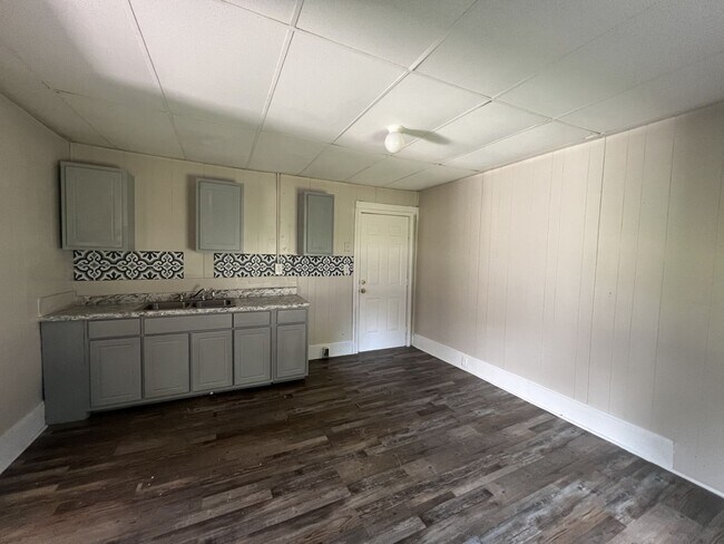 Building Photo - 1551 Boone St