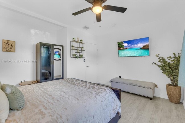 Building Photo - 774-774 NW 49th St