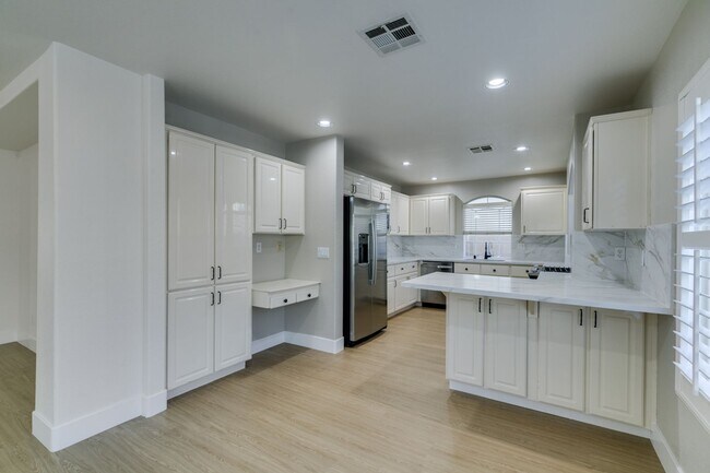 Building Photo - Fabulous Southern Highlands Property