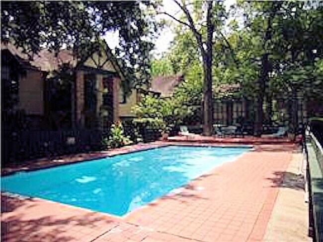 Building Photo - 8277 Kingsbrook Rd