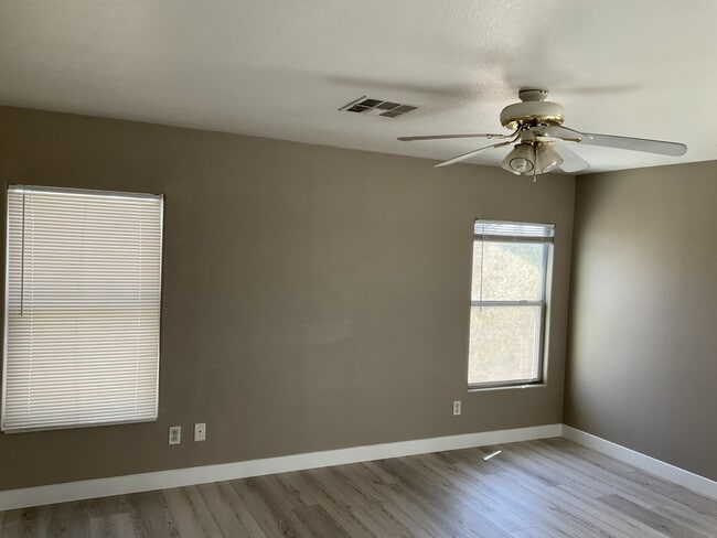 Building Photo - 5522 Jacobs Field St