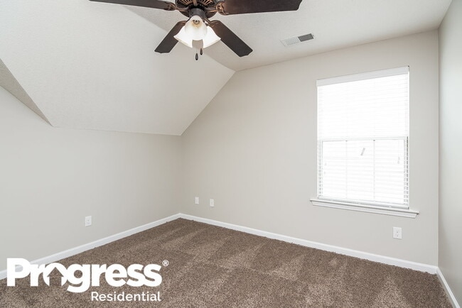 Building Photo - 9849 White Poplar Dr