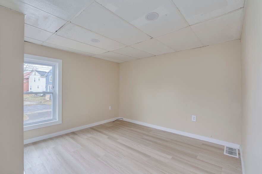 Building Photo - 739 Griffin St