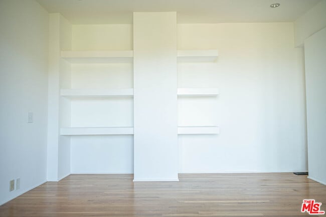 Building Photo - 8895 Appian Way