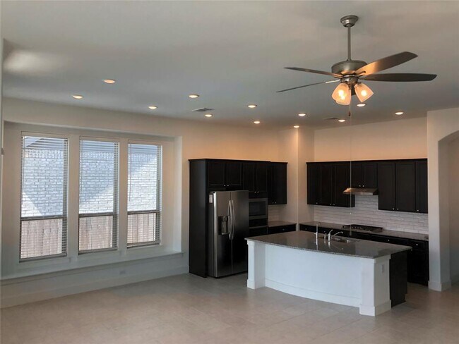 Building Photo - 6145 Teodoro Bend