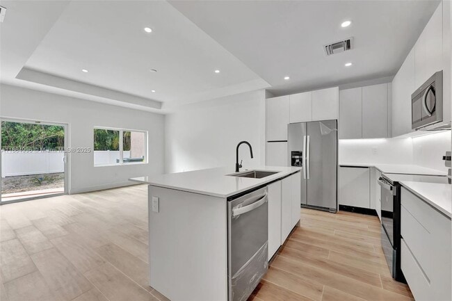 Building Photo - 1563 NW 94th Ave