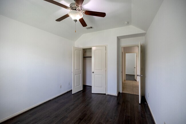 Building Photo - 1822 Olive Pine Dr