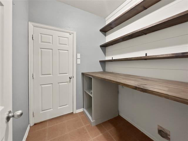 Building Photo - 707 Dickerson Ln