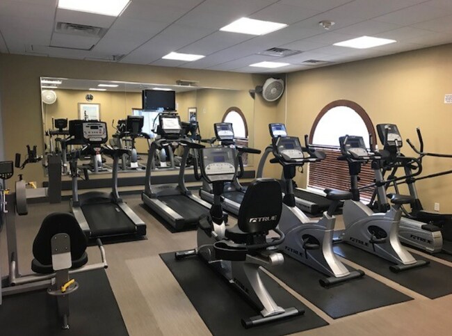 Building Photo - 12843 Longcrest Dr