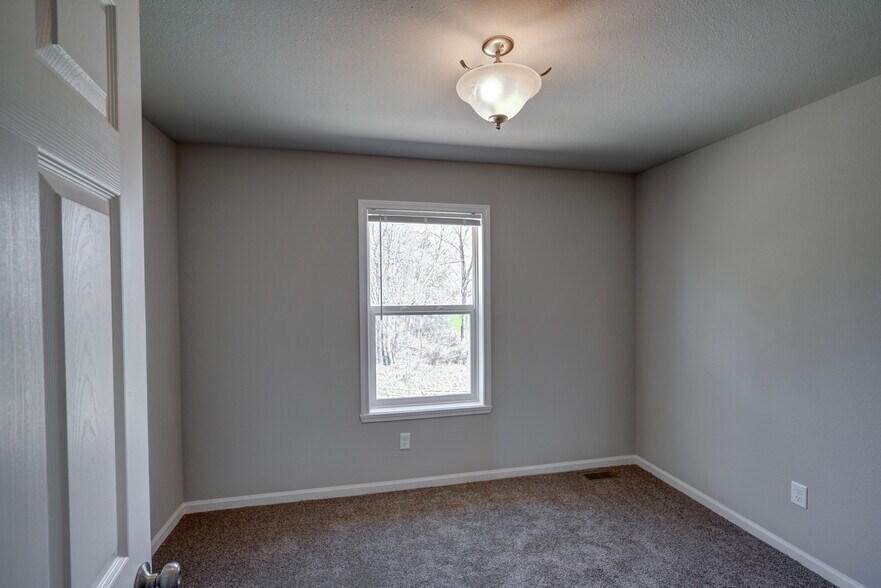 Building Photo - 639 McKay Way
