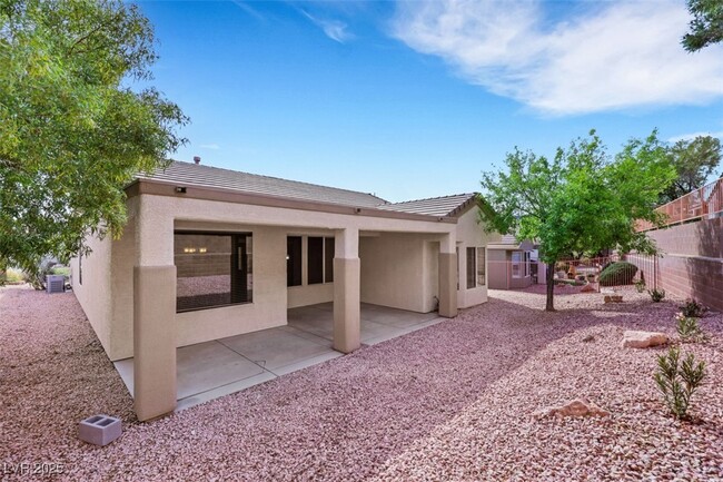 Building Photo - 495 Elm Crest Pl