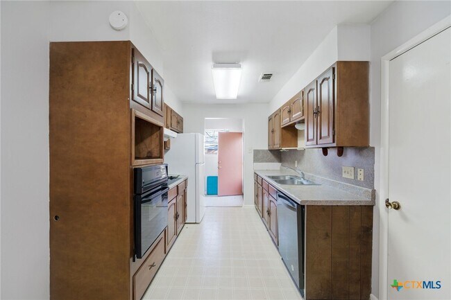 Building Photo - 130 Algarita Rd
