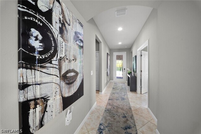 Building Photo - 7052 Live Oak Dr