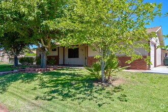 Building Photo - 4-Bedroom Retreat in Saint George – Cozy a...