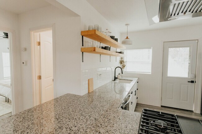 Building Photo - 3729-3727 N 24th St