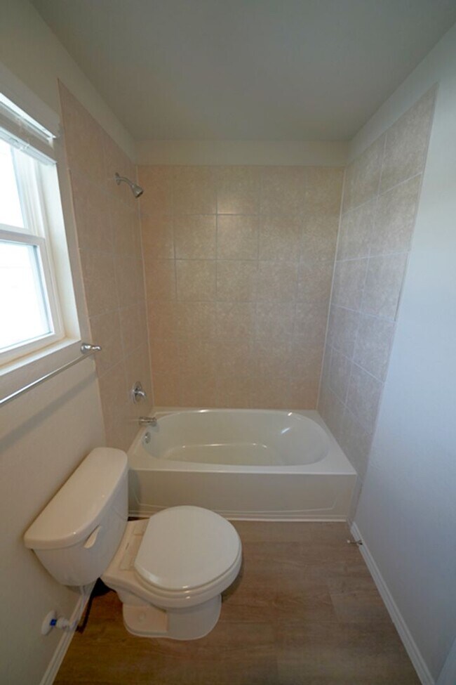 Building Photo - Brand New Duplex Rental Now Available in Converse, TX! Realtor Commission: $600