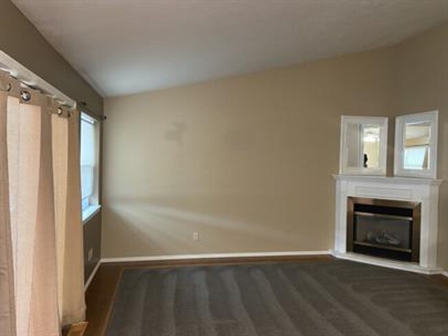 Building Photo - Spacious 3 bedroom 2 bath home in Bozeman