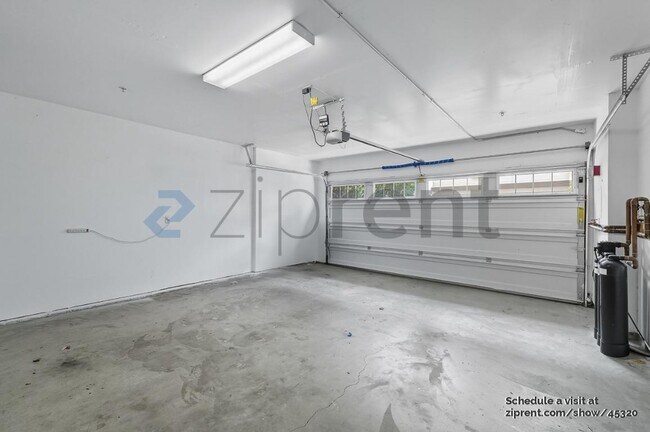 Building Photo - 34856 Awning Ter