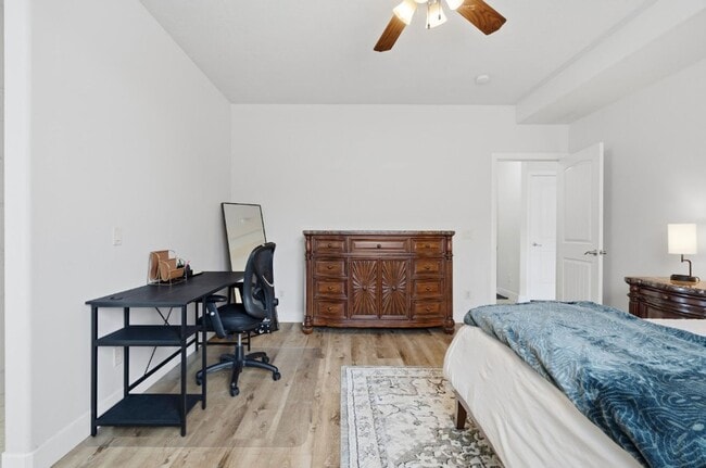 Building Photo - FULLY FURNISHED 3 Bed/2.5 Bath Home!