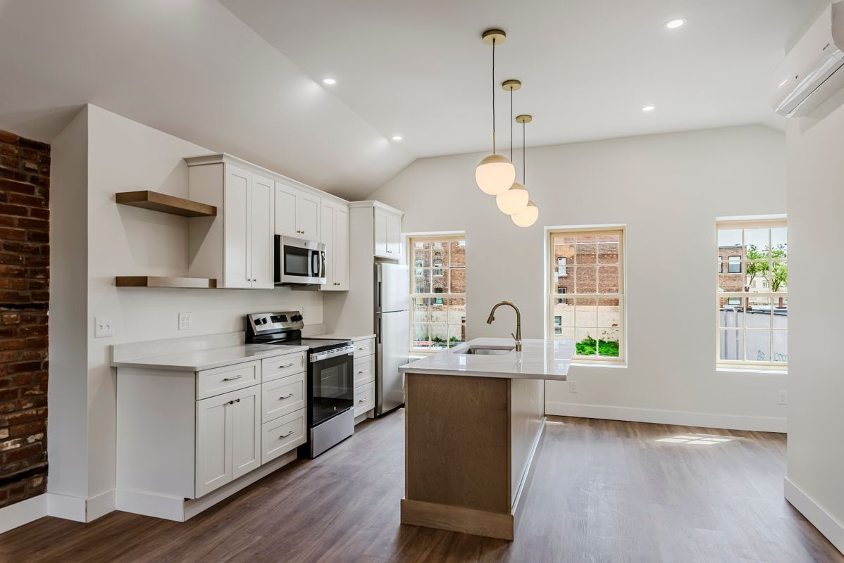 Building Photo - 110 Hotel St